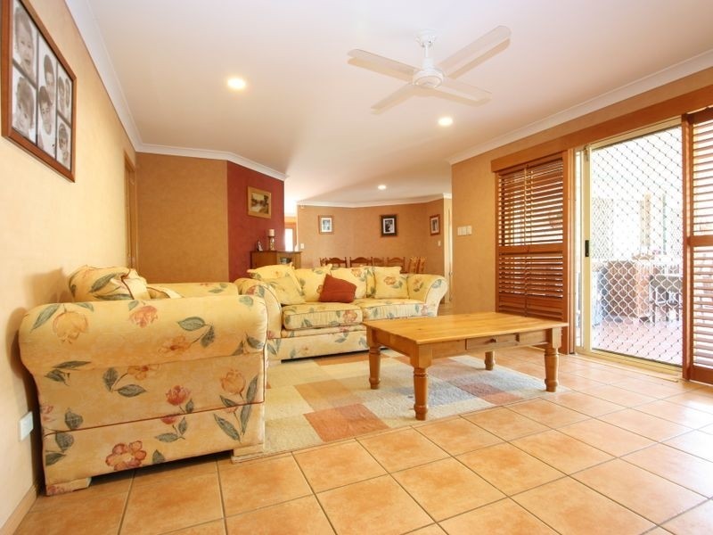 34 Laricina Circuit, Forest Lake QLD 4078