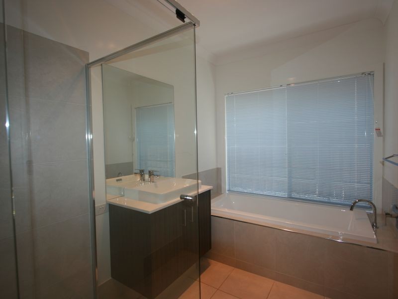 3 Davidshone Close, Doolandella QLD 4077