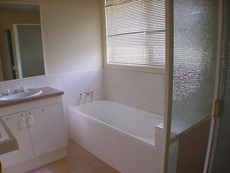 4 Noumea Place, Forest Lake QLD 4078