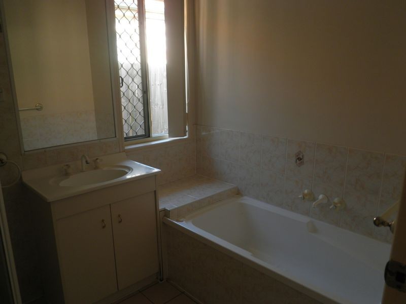 29 Hyde Place, Forest Lake QLD 4078