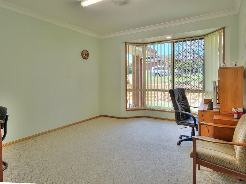8 Diamondy Close, Forest Lake QLD 4078