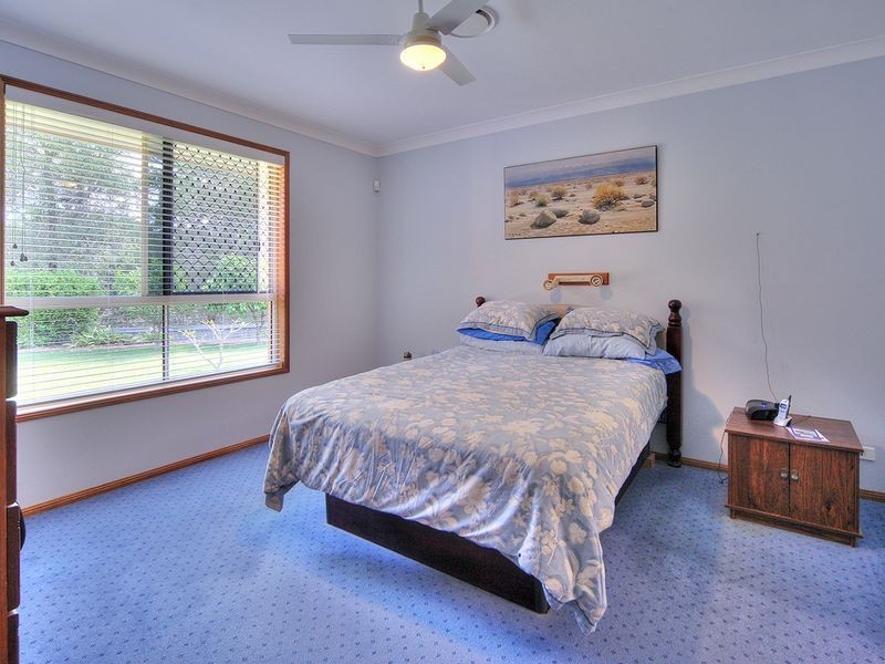 8 Diamondy Close, Forest Lake QLD 4078