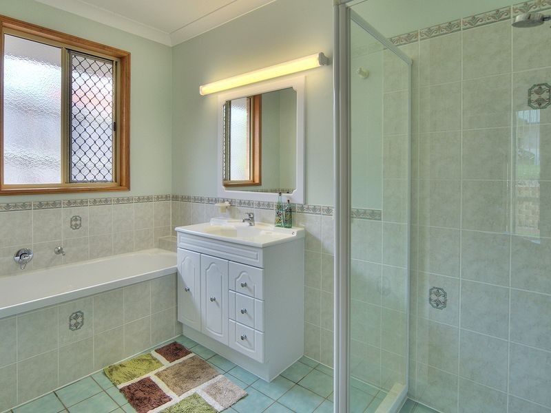 8 Diamondy Close, Forest Lake QLD 4078