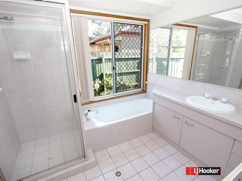 27 Solander Circuit, Forest Lake QLD 4078