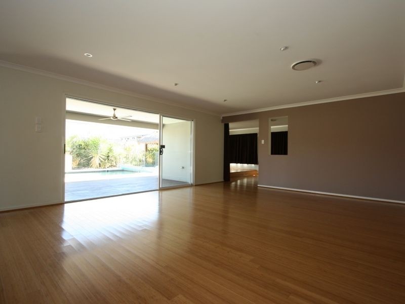 13 Admiral Crescent, Springfield Lakes QLD 4300