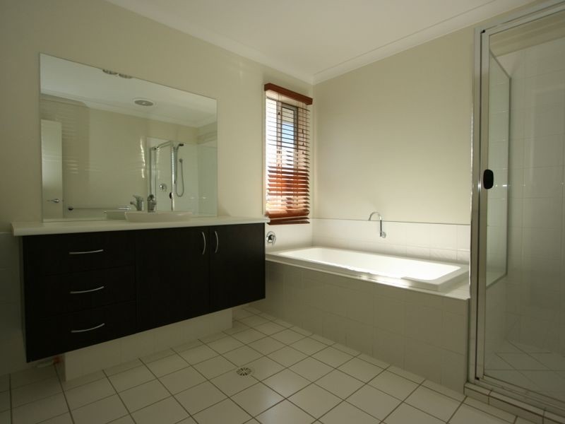 13 Admiral Crescent, Springfield Lakes QLD 4300