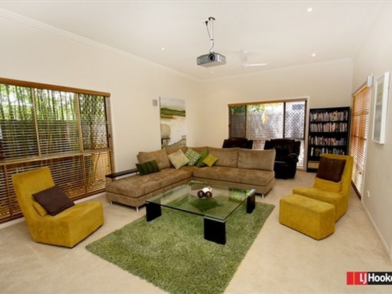 7 Simpson Way, Forest Lake QLD 4078