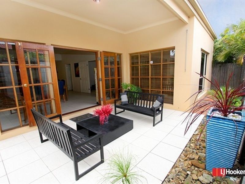 7 Simpson Way, Forest Lake QLD 4078