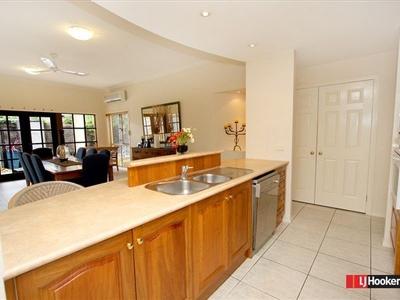 7 Simpson Way, Forest Lake QLD 4078