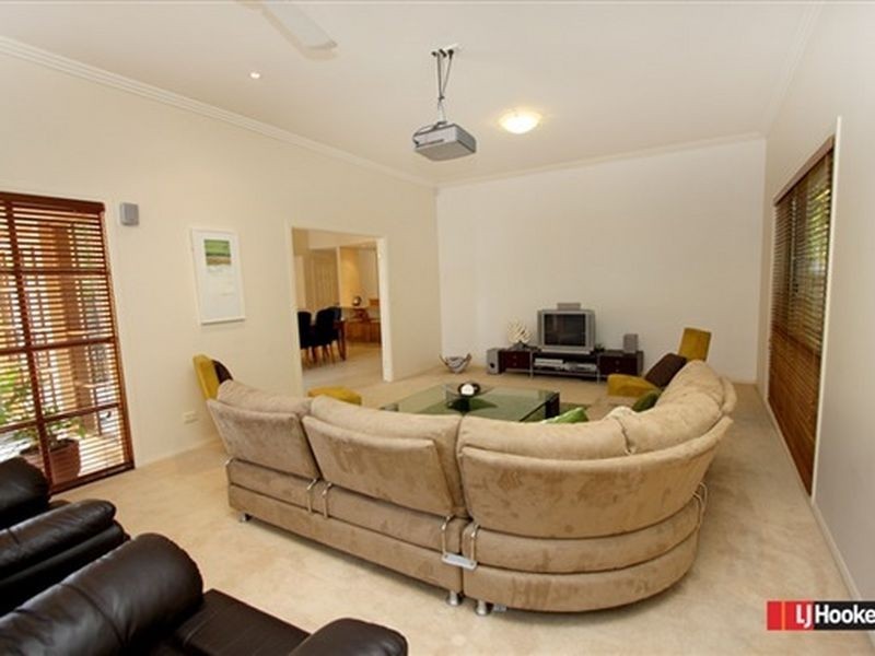 7 Simpson Way, Forest Lake QLD 4078
