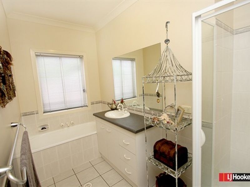 7 Simpson Way, Forest Lake QLD 4078