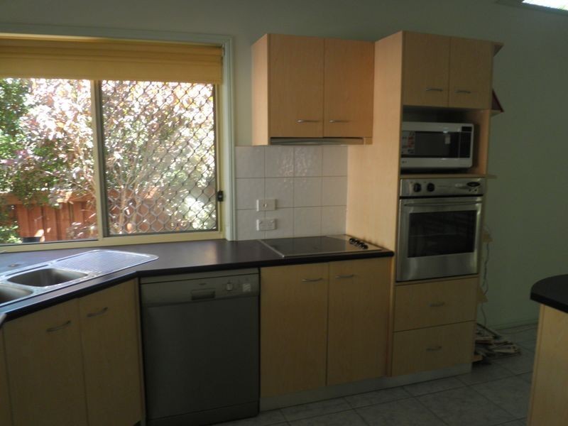 18 Mapleton Crescent, Forest Lake QLD 4078