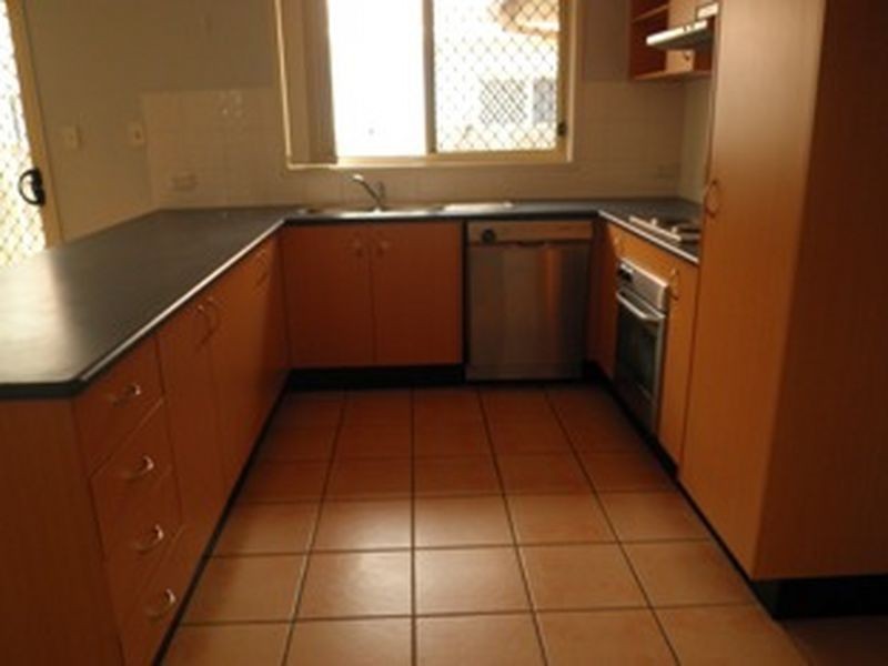 8 Taylor Place, Forest Lake QLD 4078