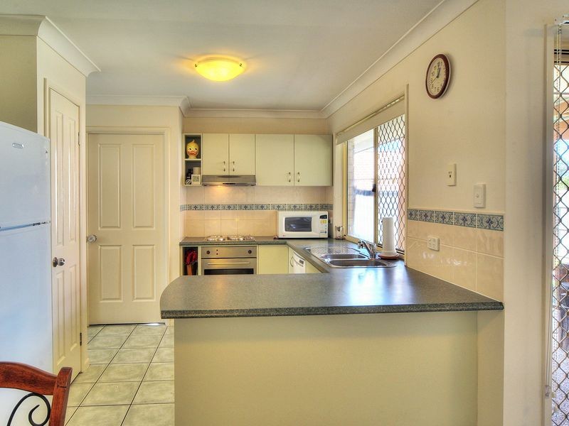 2 Ridgeway Street, Forest Lake QLD 4078