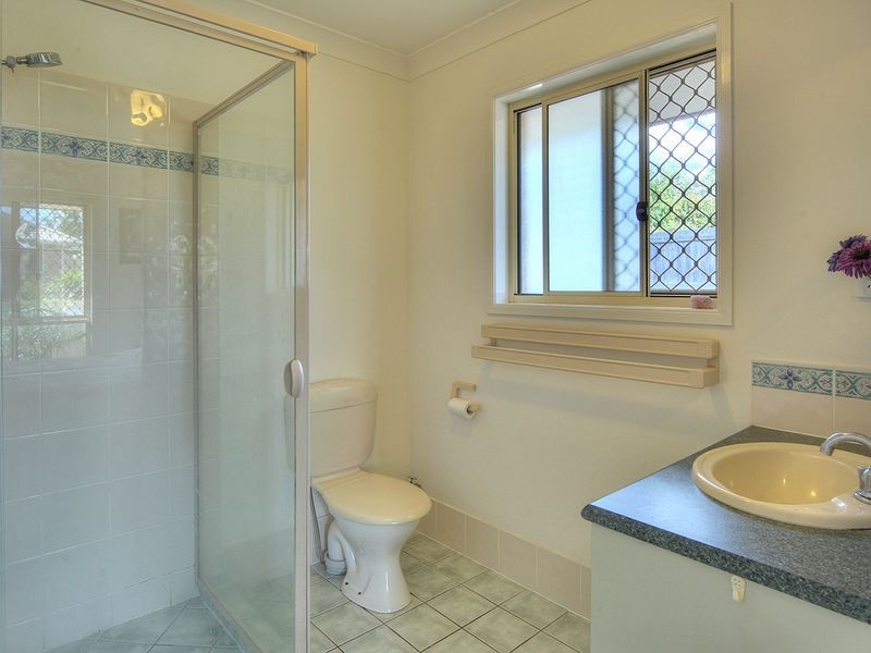 2 Ridgeway Street, Forest Lake QLD 4078