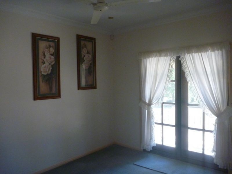 33 Simpson Way, Forest Lake QLD 4078