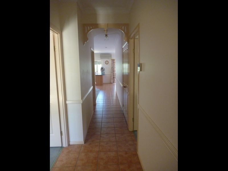 33 Simpson Way, Forest Lake QLD 4078