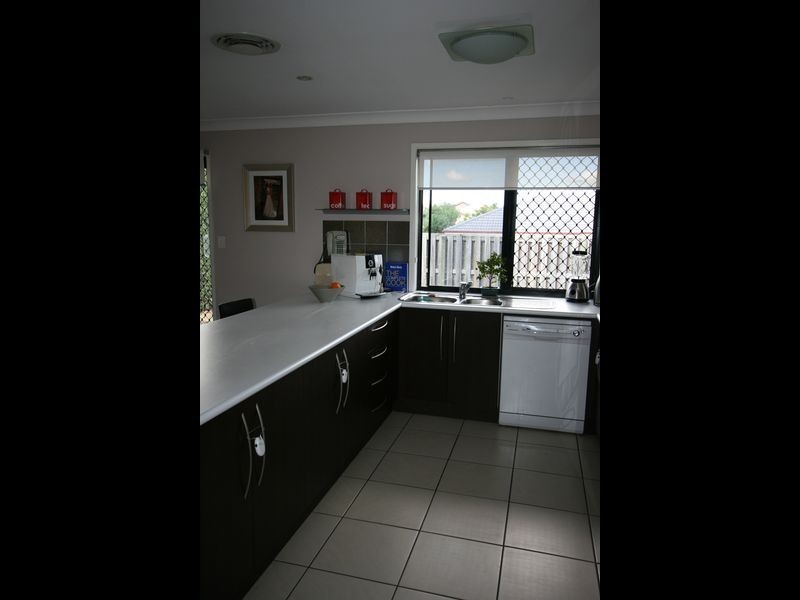 41 Hawthorne Street, Forest Lake QLD 4078