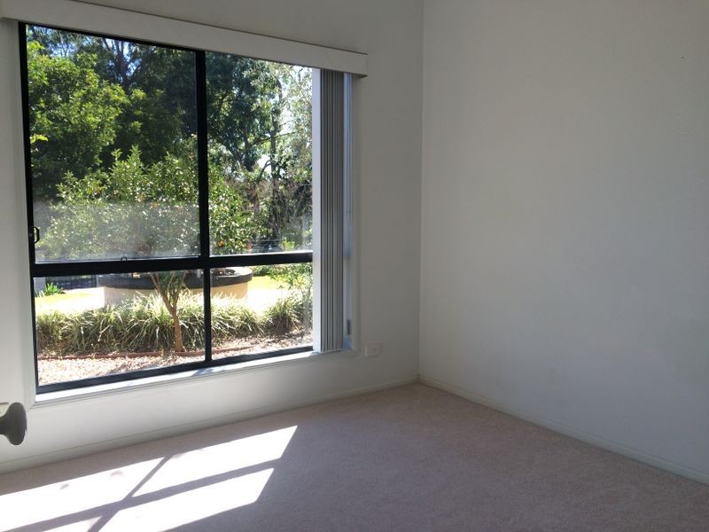 1 Jetty Walk, Forest Lake QLD 4078