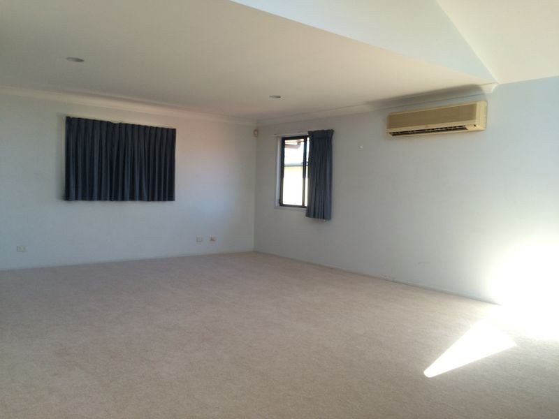 1 Jetty Walk, Forest Lake QLD 4078