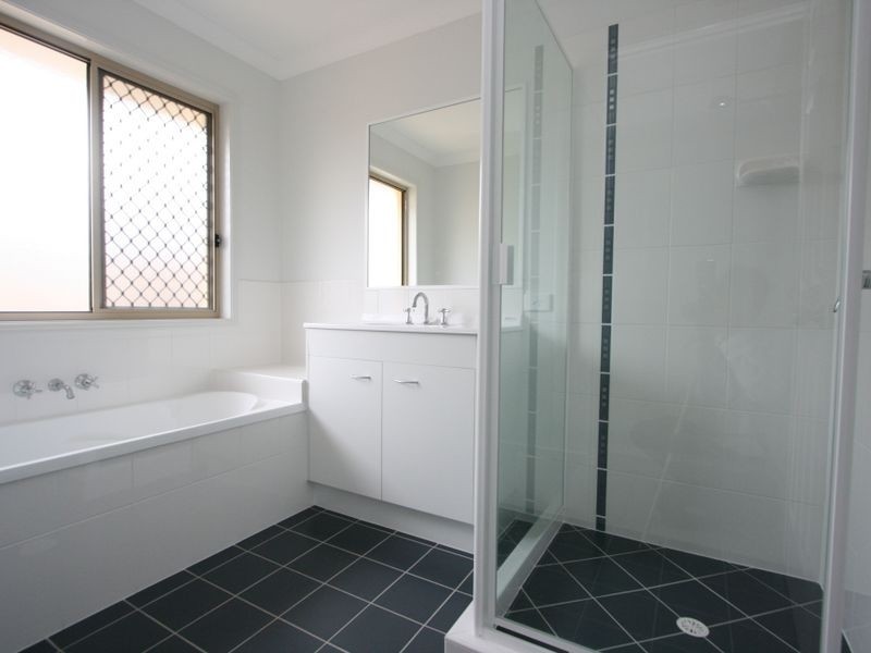 45 Degas Street, Forest Lake QLD 4078