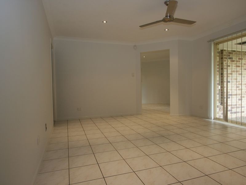 26 Baxter Crescent, Forest Lake QLD 4078