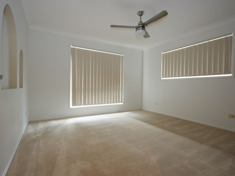 26 Baxter Crescent, Forest Lake QLD 4078