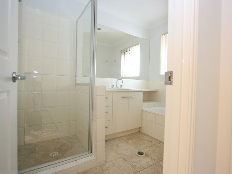 26 Baxter Crescent, Forest Lake QLD 4078