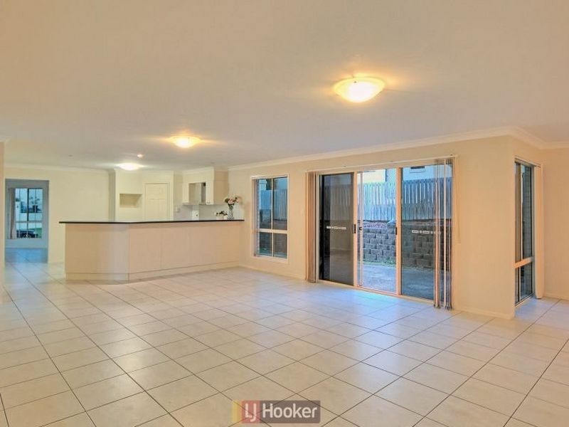 49 White Cedar Circuit, Stretton QLD 4116