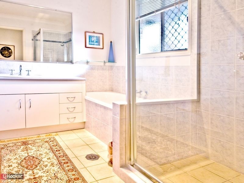 1 Cotton Close, Forest Lake QLD 4078