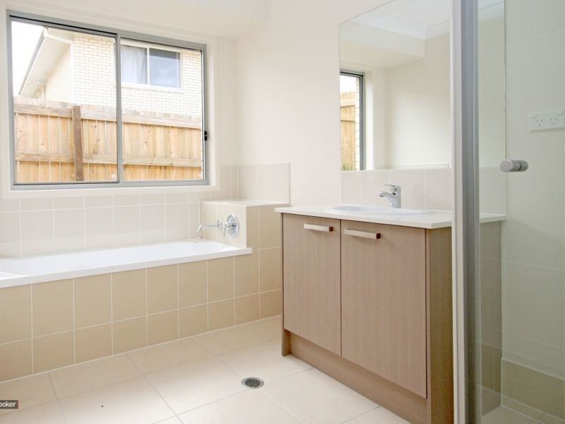 24 Sandalwood Street, Heathwood QLD 4110