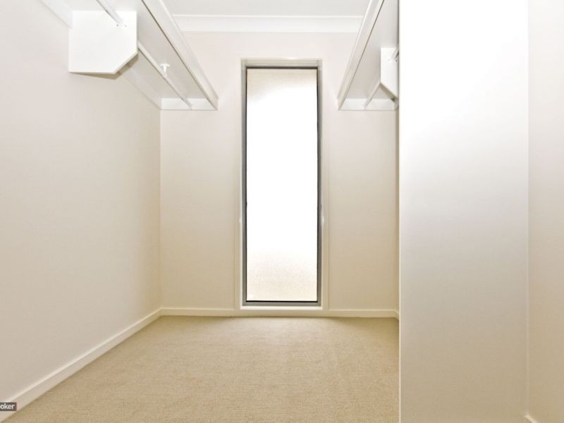 24 Sandalwood Street, Heathwood QLD 4110