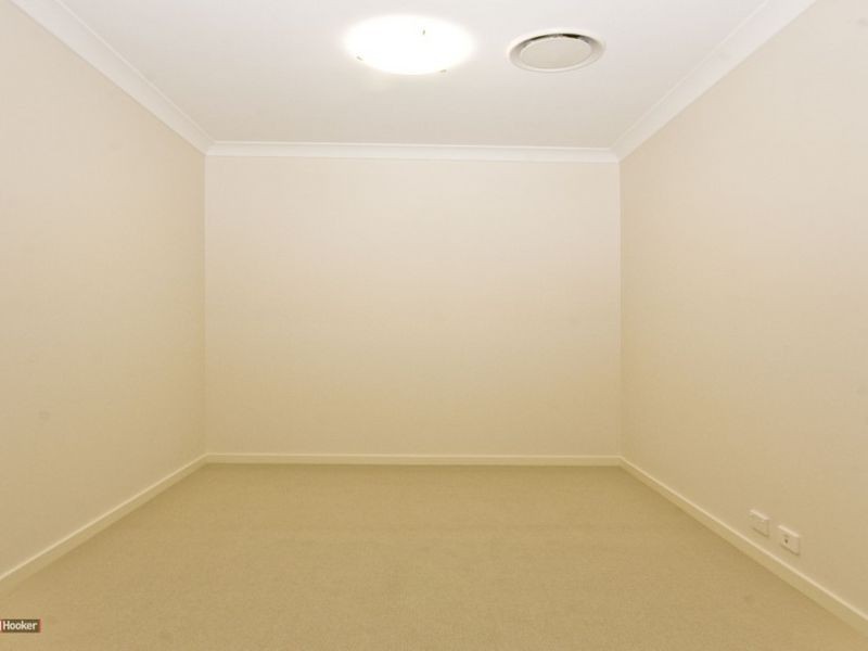 24 Sandalwood Street, Heathwood QLD 4110