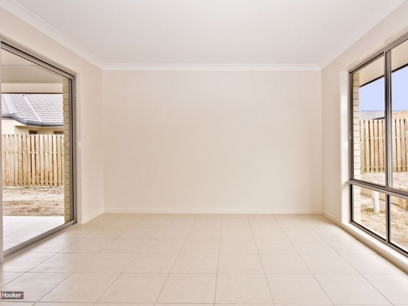 24 Sandalwood Street, Heathwood QLD 4110