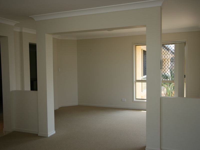 43 Parkwood Drive, Heathwood QLD 4110