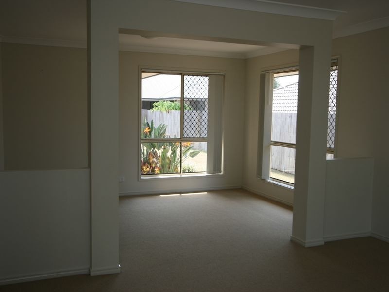 43 Parkwood Drive, Heathwood QLD 4110