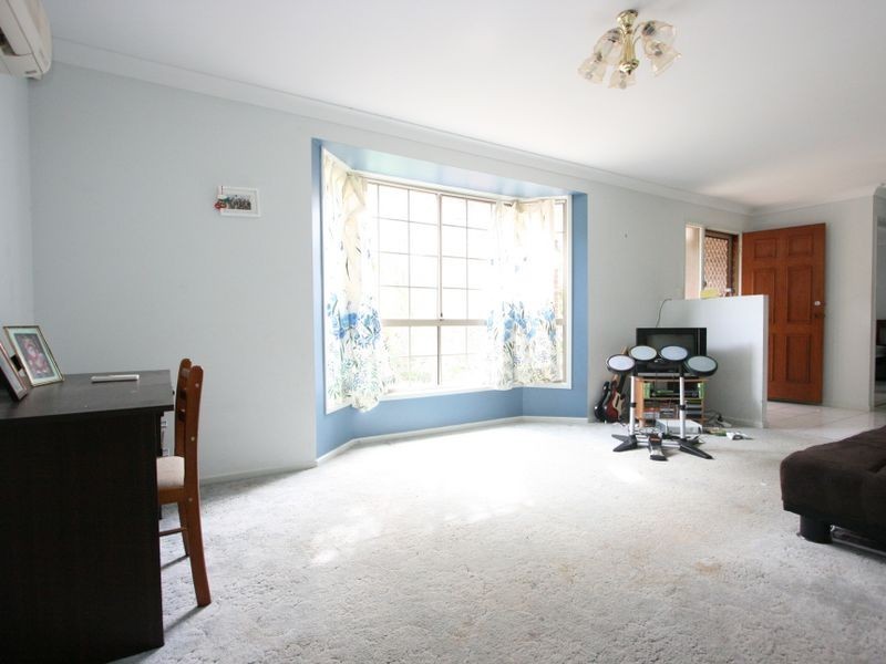 2 Baxter Crescent, Forest Lake QLD 4078