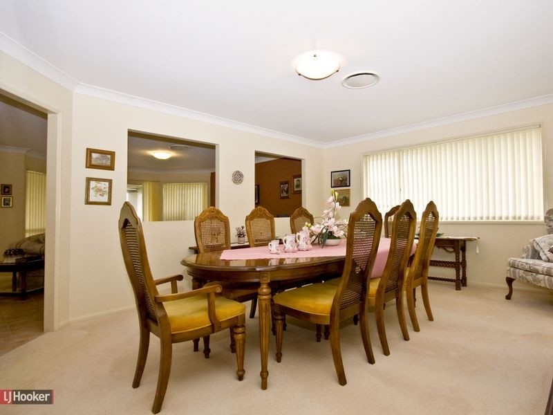 10 Ascot Avenue, Forest Lake QLD 4078