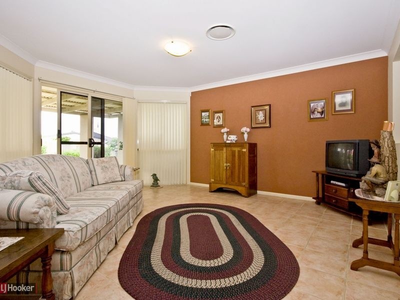10 Ascot Avenue, Forest Lake QLD 4078