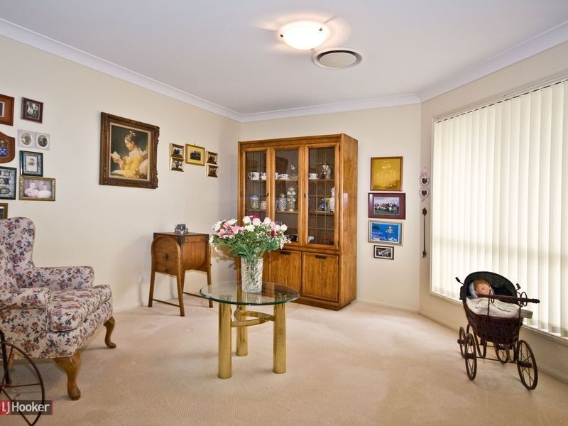 10 Ascot Avenue, Forest Lake QLD 4078