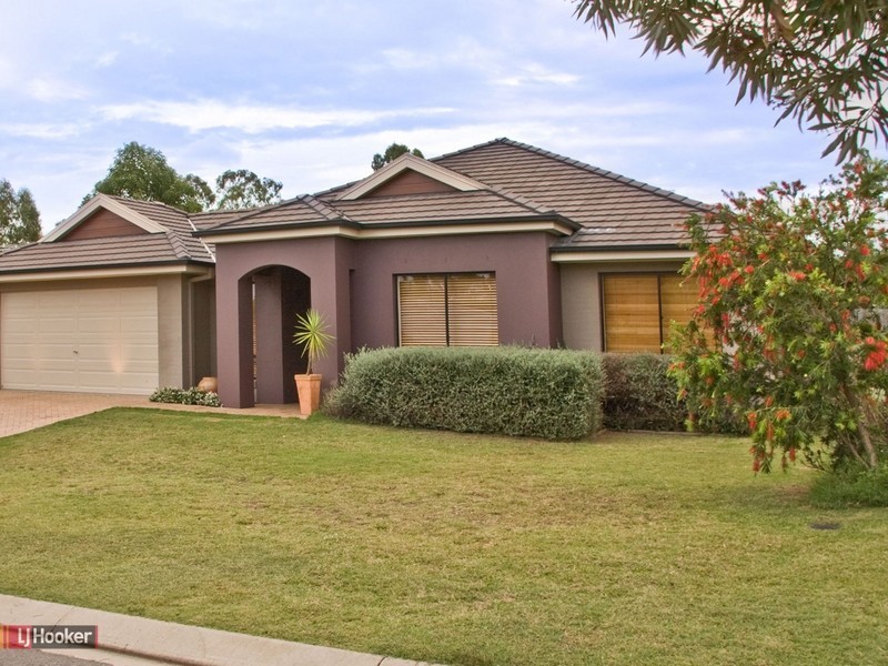 4 Grampians Close, Forest Lake QLD 4078