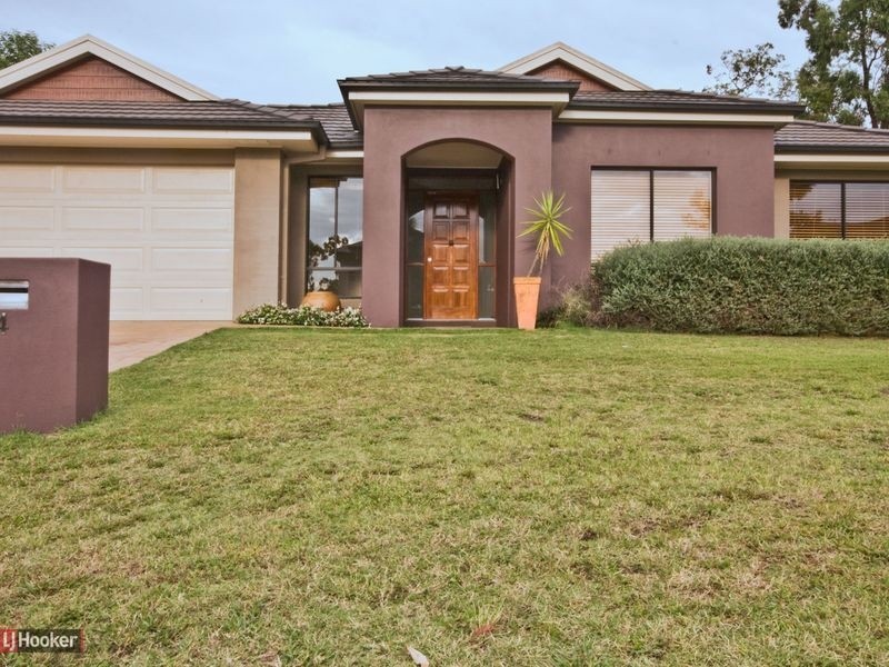 4 Grampians Close, Forest Lake QLD 4078