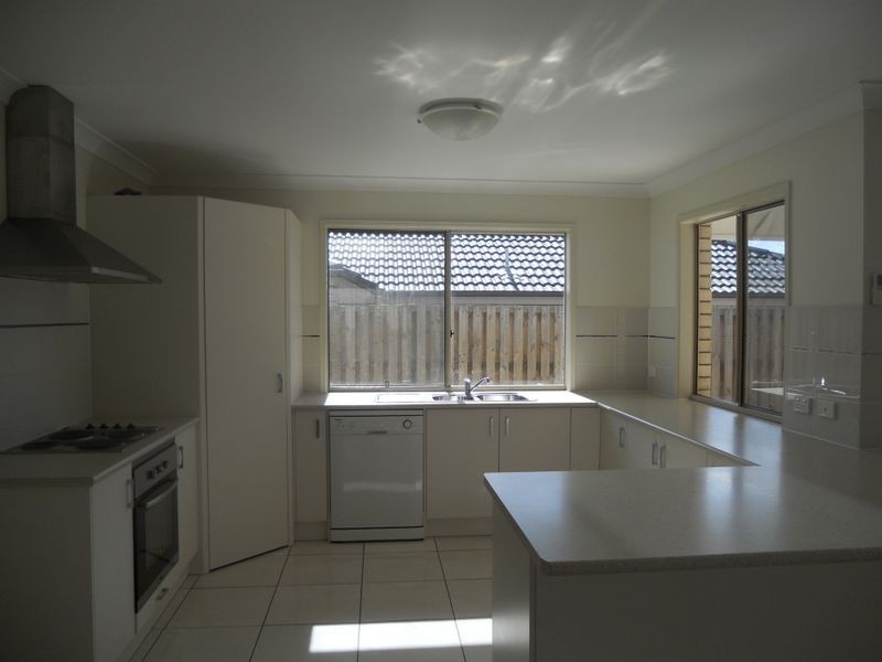 25 Gardenia Circuit, Heathwood QLD 4110