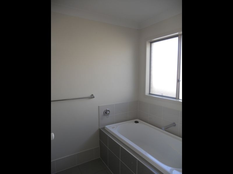 25 Gardenia Circuit, Heathwood QLD 4110