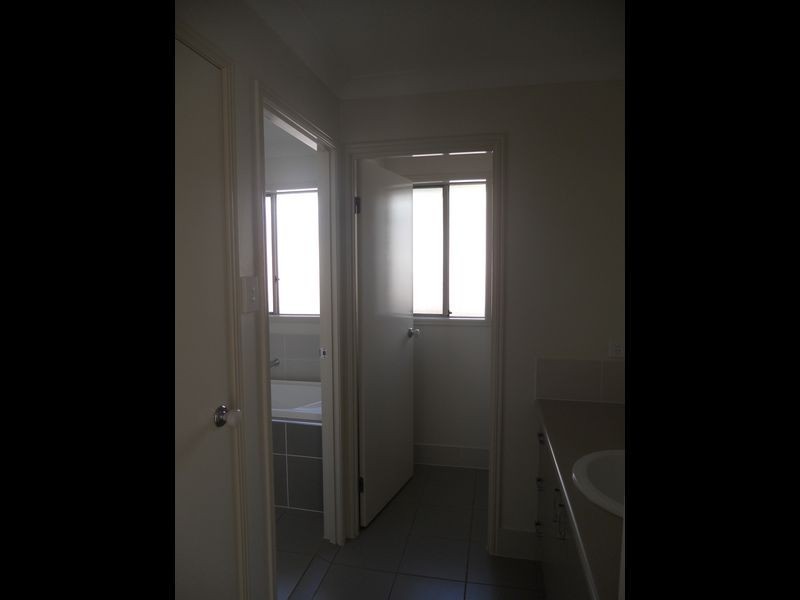 25 Gardenia Circuit, Heathwood QLD 4110