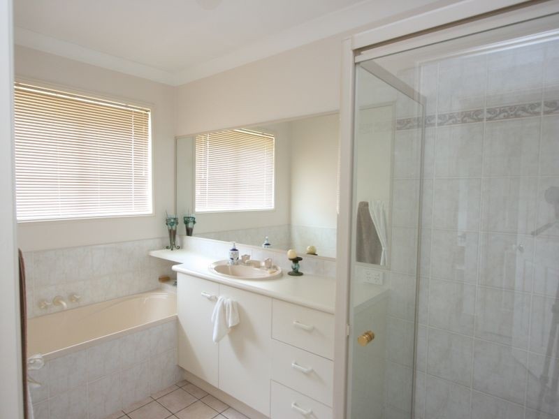 4 Tasman Place, Forest Lake QLD 4078