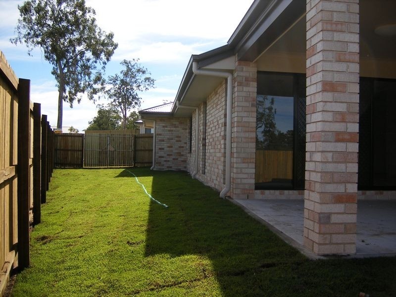 1 Highland Place, Forest Lake QLD 4078