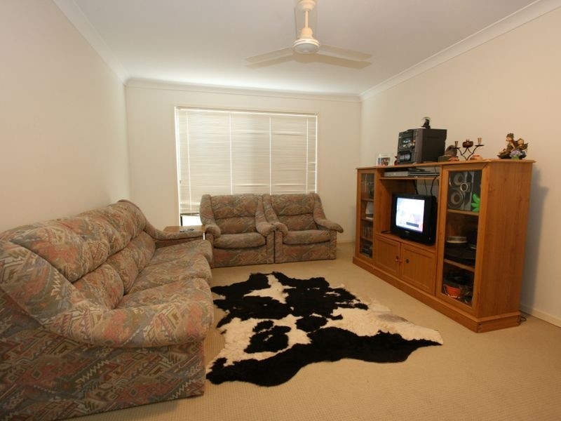 1 Highland Place, Forest Lake QLD 4078