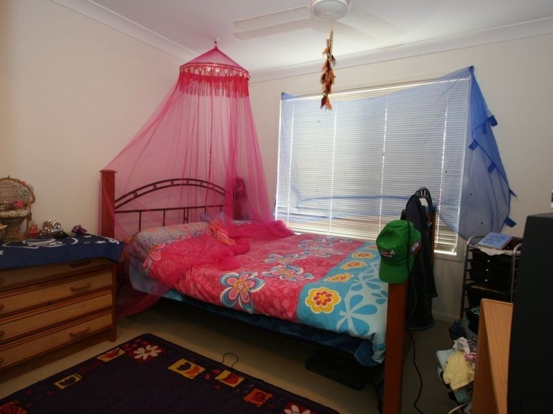 1 Highland Place, Forest Lake QLD 4078