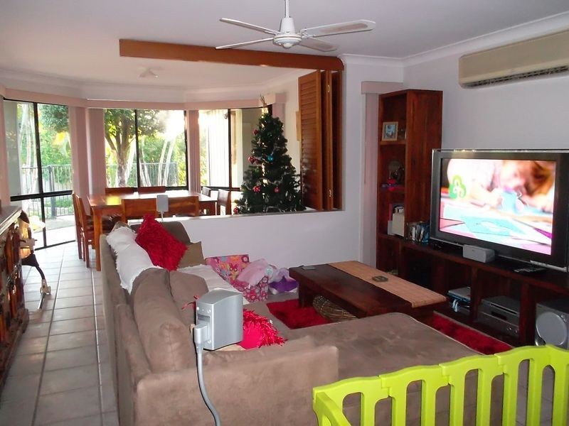 8 Sorrento, Forest Lake QLD 4078